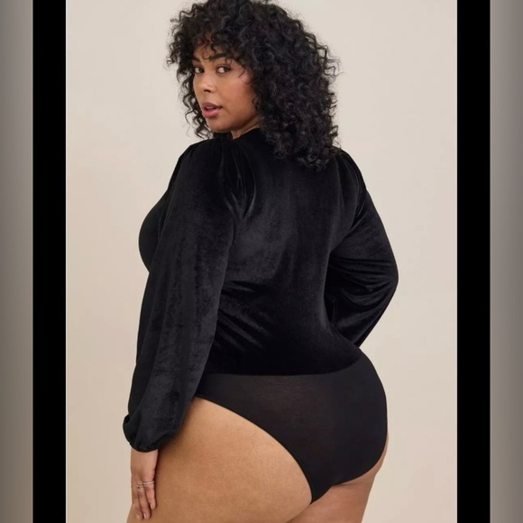 Torrid Black Puff Sleeve Bodysuit with Fitted Style - Picture 1 of 15